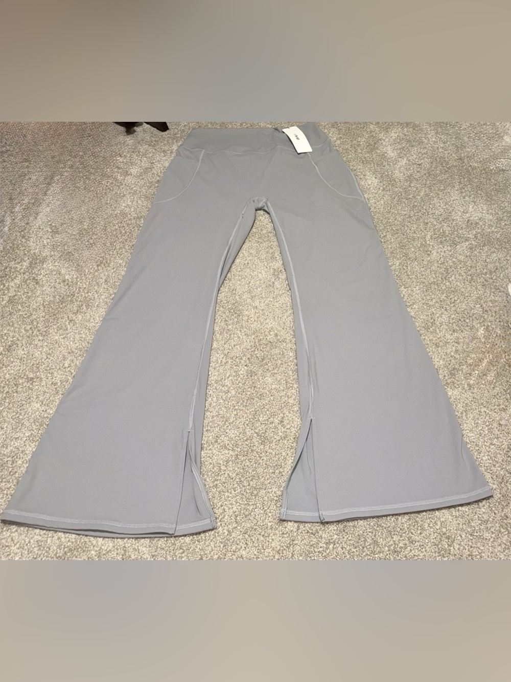 NWT- BRXL Women’s Gray High Rise Flare Leggings with Pockets | Size: 3XL - Picture 3 of 10